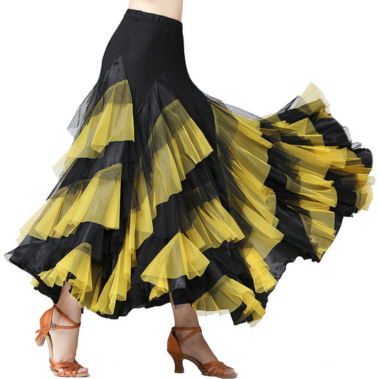 Female Casual Contrasting Color Large Swing Skirt
