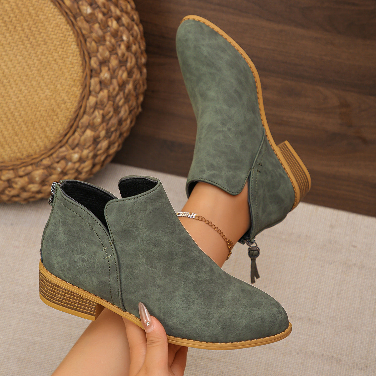 Women's Pointed-toe Leather Boots With Back Zipper