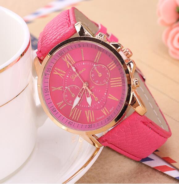 A derivative of the explosion in Geneva on behalf of the spot gold shell Beige three eye literal Rome digital Leather Strap Watch0