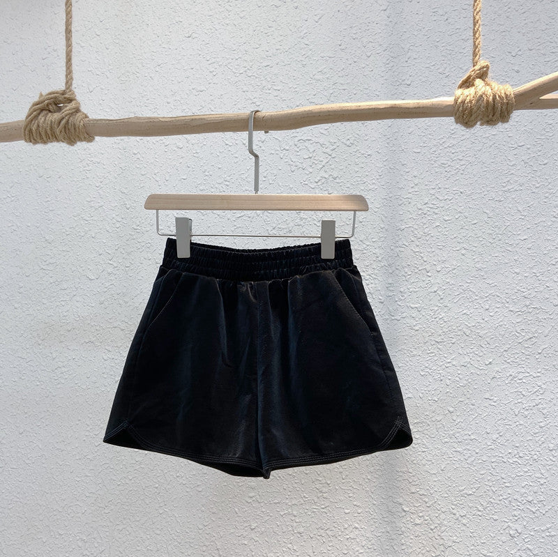 High waisted and slim leather shorts