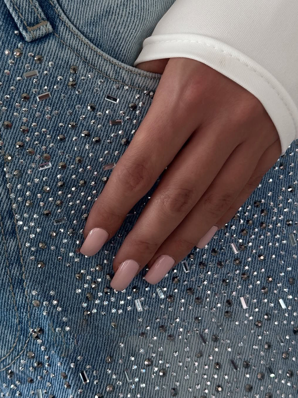 Jeans med uregelmæssige rhinsten