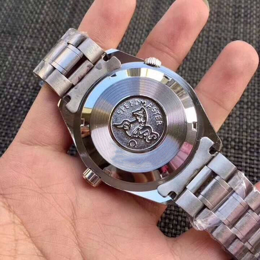 Explosion models casual men's watch stainless steel belt student waterproof quartz watch