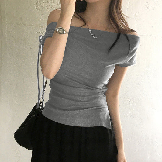 New Slimming Figure-flattering T-shirt With A Soft Off-the-shoulder Design And Shirred Detailing
