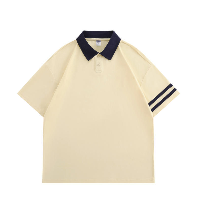 Retro kortærmet T-shirt med farvede syninger og ombukket hals