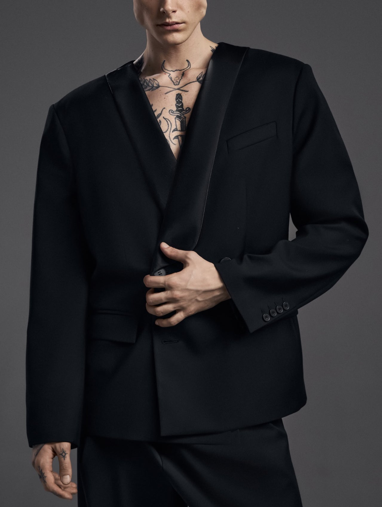 Black Wide Lapel Asymmetric Blazer