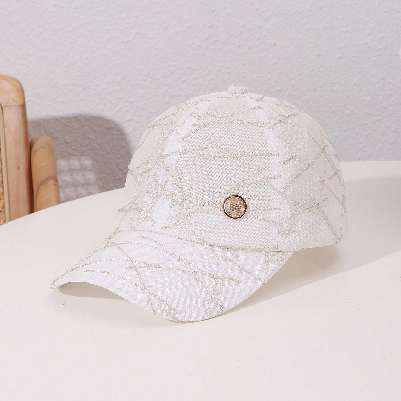 Single-color Shiny Silk Texture Rhinestone R-style Japanese-Korean Fashion Mesh Cap With Breathability, Suitable For Daily Outings And Photography.