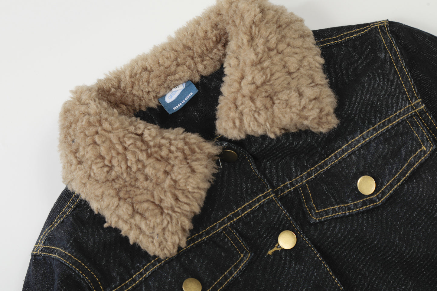Womens Winter Fleece-Lined Denim Jacket With Washed Lambswool Collar