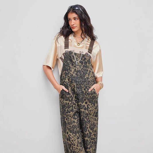 Amerikanske retro streetstyle-heldragter med leopardprint