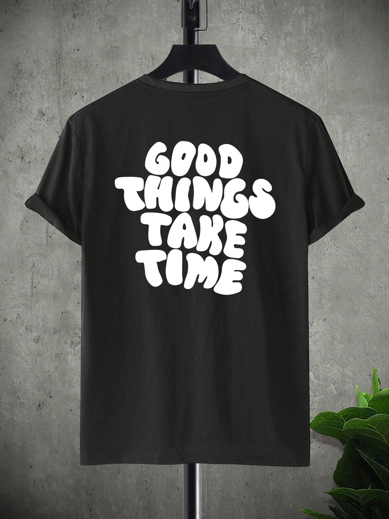 Dame T-shirt med tryk, rund hals og løse korte ærmer