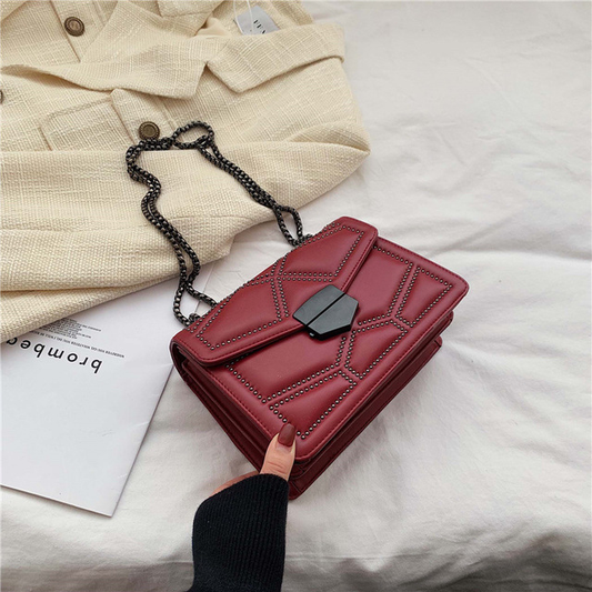 Trendy and versatile rice nail handbag