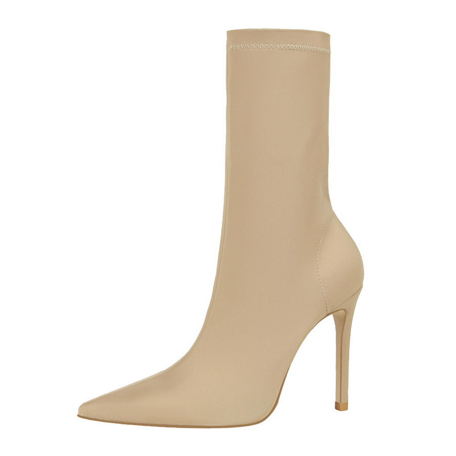 Pointed thick heeled Martin boots