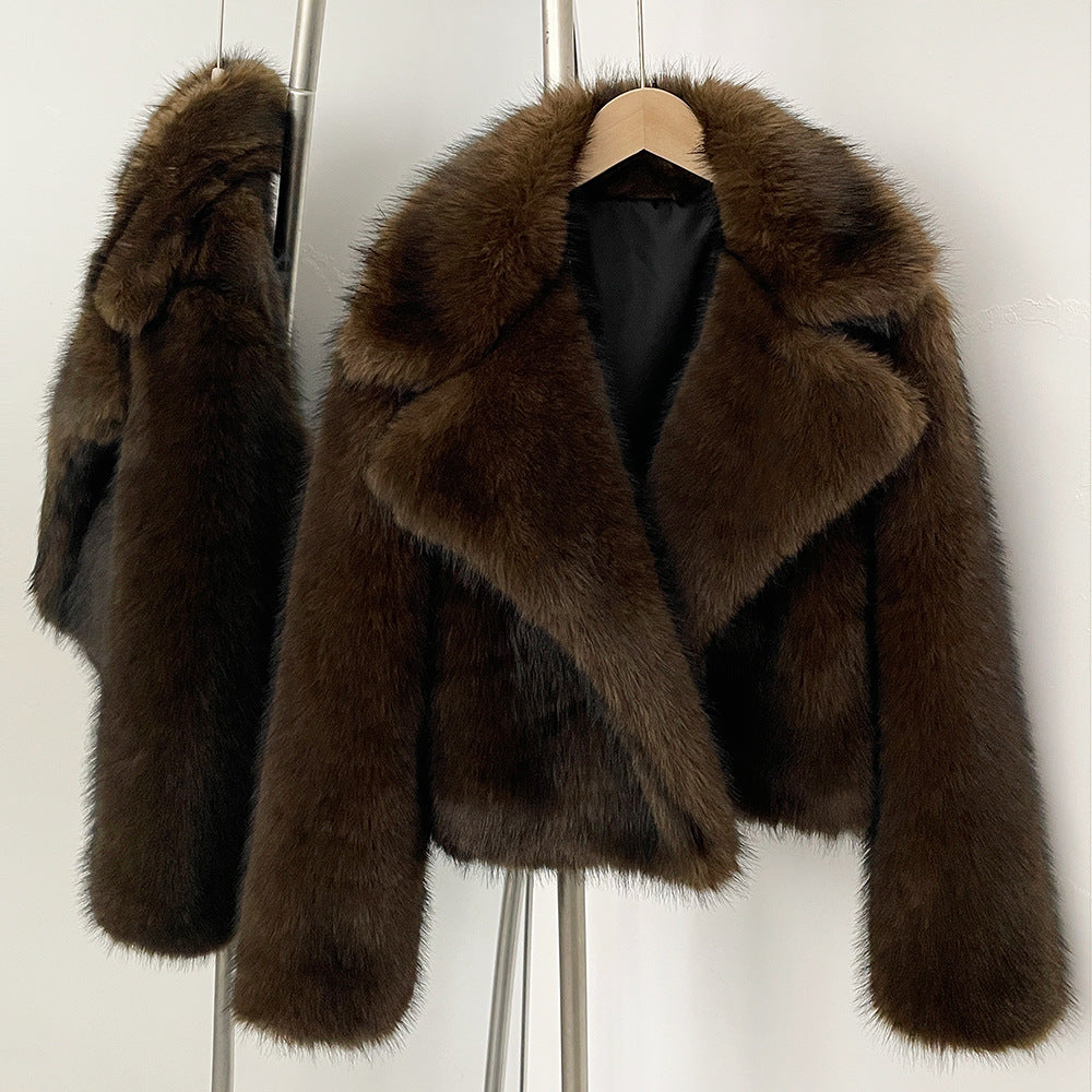 Stylish Short Winter Coat With A Suit Collar And Faux Fur Trim