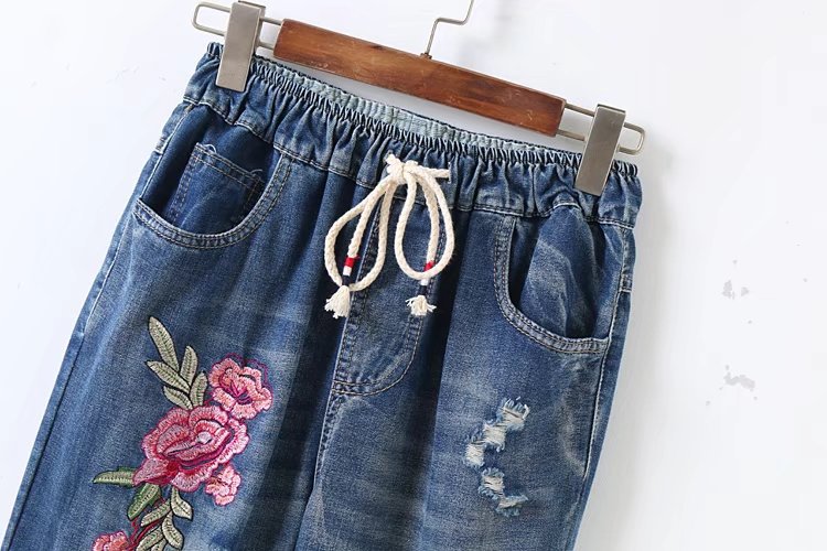 Embroidery Loose All-matching Elastic Waistband Hole Cropped Jeans