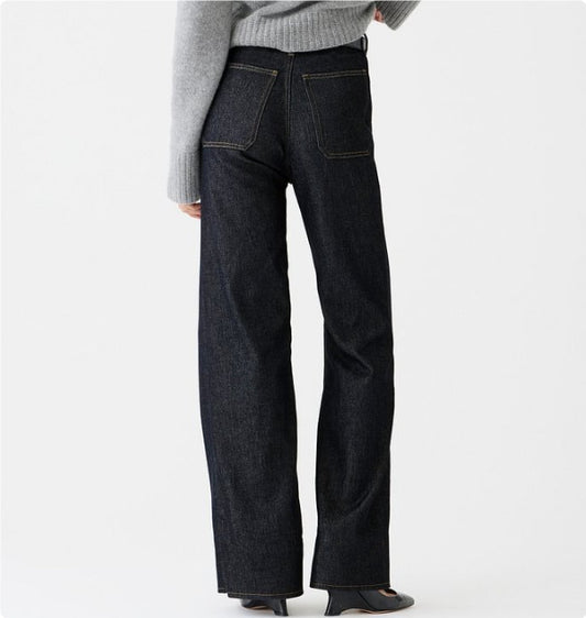 Løse fritidsjeans med knapper og let svaj i washed-out look
