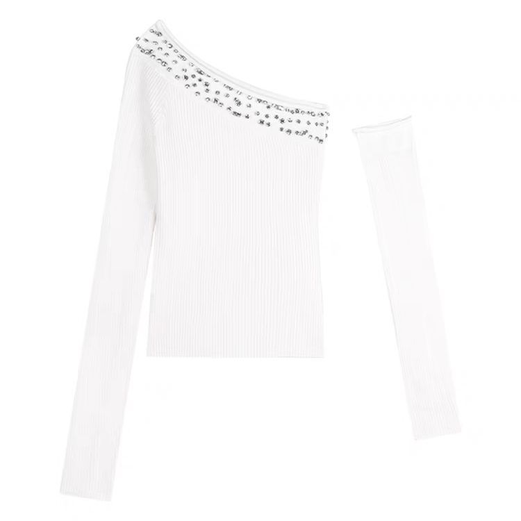 Figursyet asymmetrisk crop top