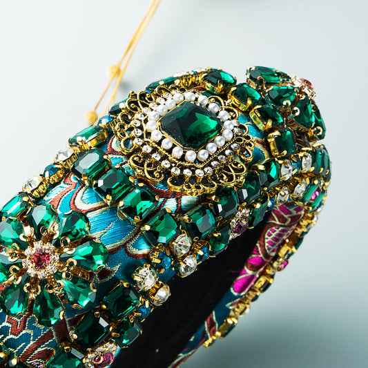 Thickened Sponge Embroidery With Wide Edge And Full Drill Collar