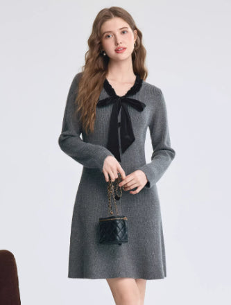 Womens V-neck Figure-Hugging Knit Dress With A Bow Detail