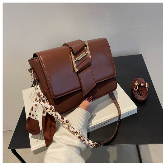 Retro Fashion One-shoulder Simple Frosted Texture Messenger Bag