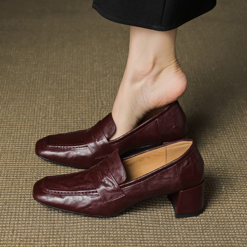 Ensfarvede retro pendler-pumps i læder med firkantet tå til kvinder