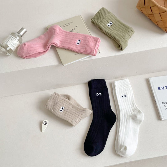 Japanese Autumn Winter Retro Embroidered Mid-calf Ins Socks