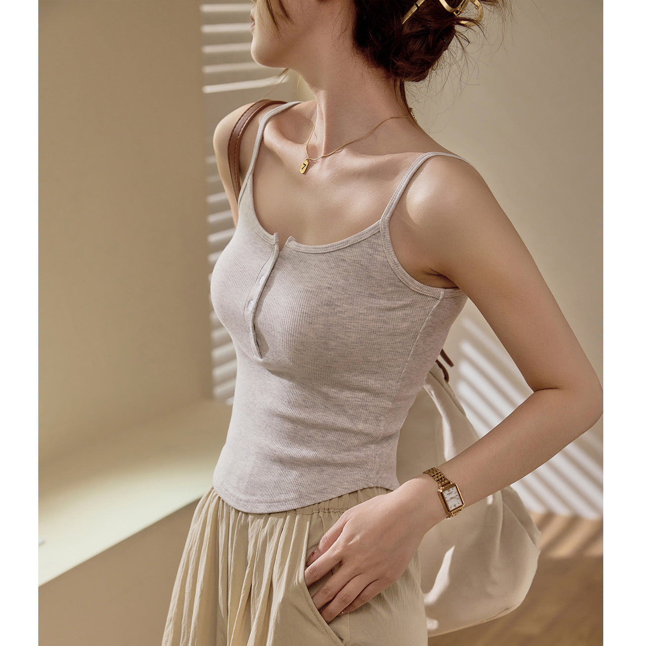 Solid-color Buttoned Cropped Camisole