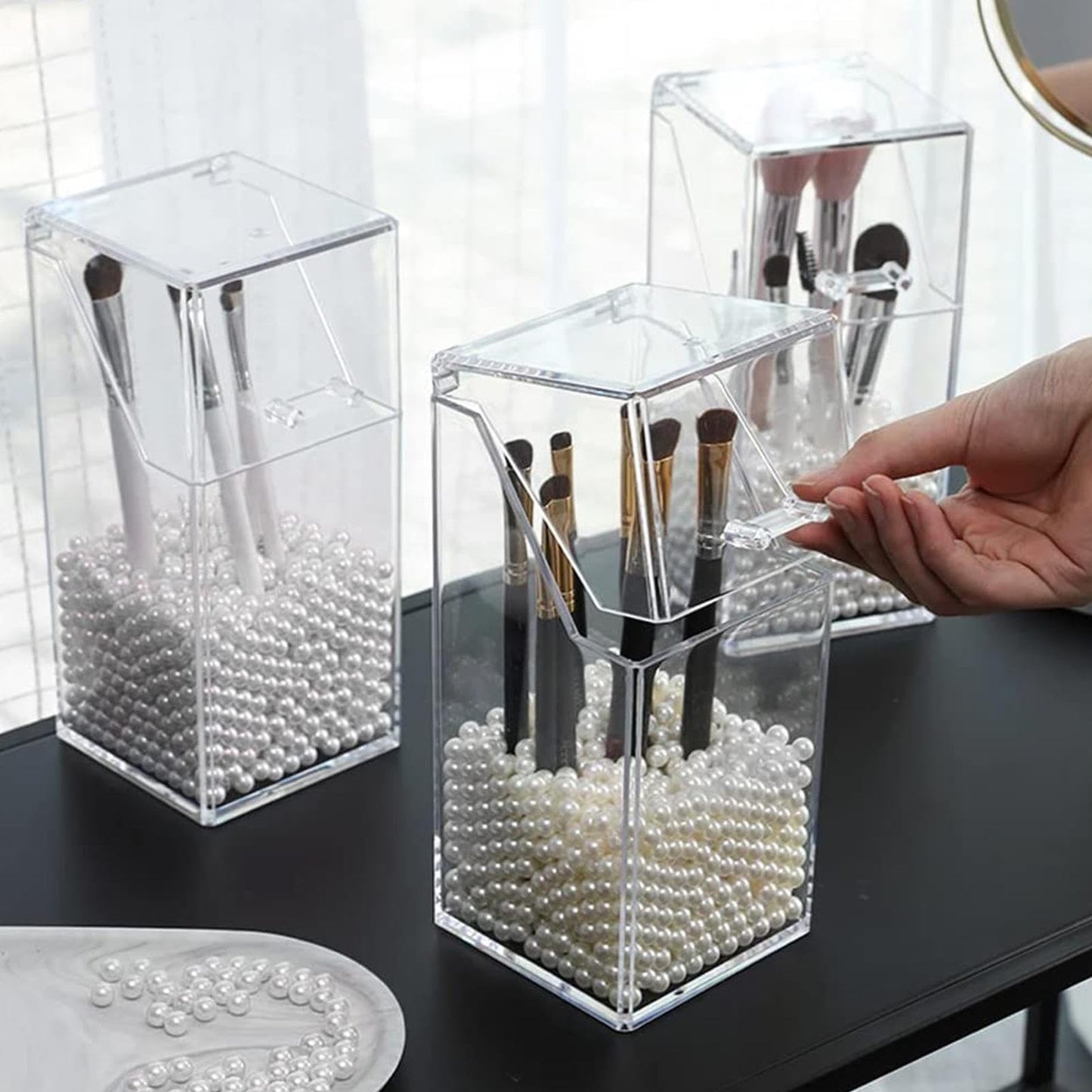 Makeup Brush Holder - Clear Acrylic Brushes Container med lock | kapacitet kosmetisk arrangör | Stylish Vanity Container för ögonbrynspennor, eyeliner, toalettbord, sovrum, skrivbord u