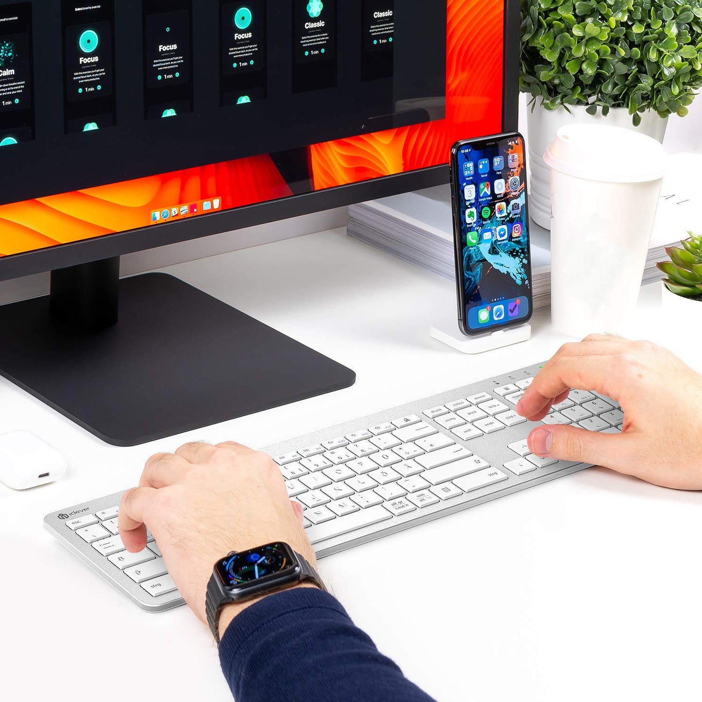 IClever GK08 trådlöst tangentbord och mus - 2,4 G ultraslim uppladdningsbar trådlös tangentbordsmus set för PC, stationär dator, bärbar dator, Windows Mac OS, QWERTZ layout, vit