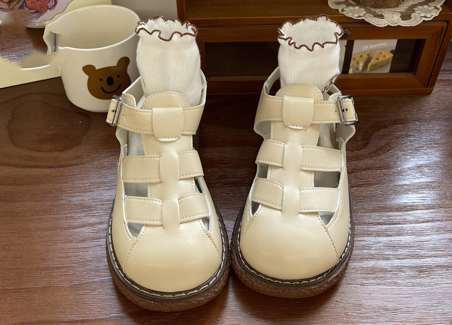 Thick-soled All-match Baotou Hollow Big Toe Hole Shoes