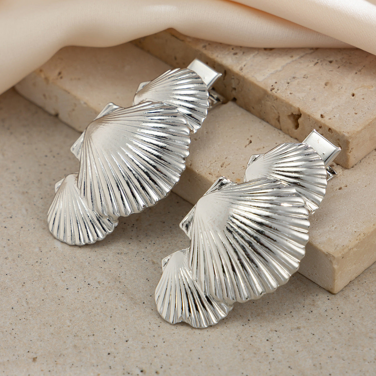 High-end, Niche Ocean-style Alloy Headpiece Featuring A Large Scallop