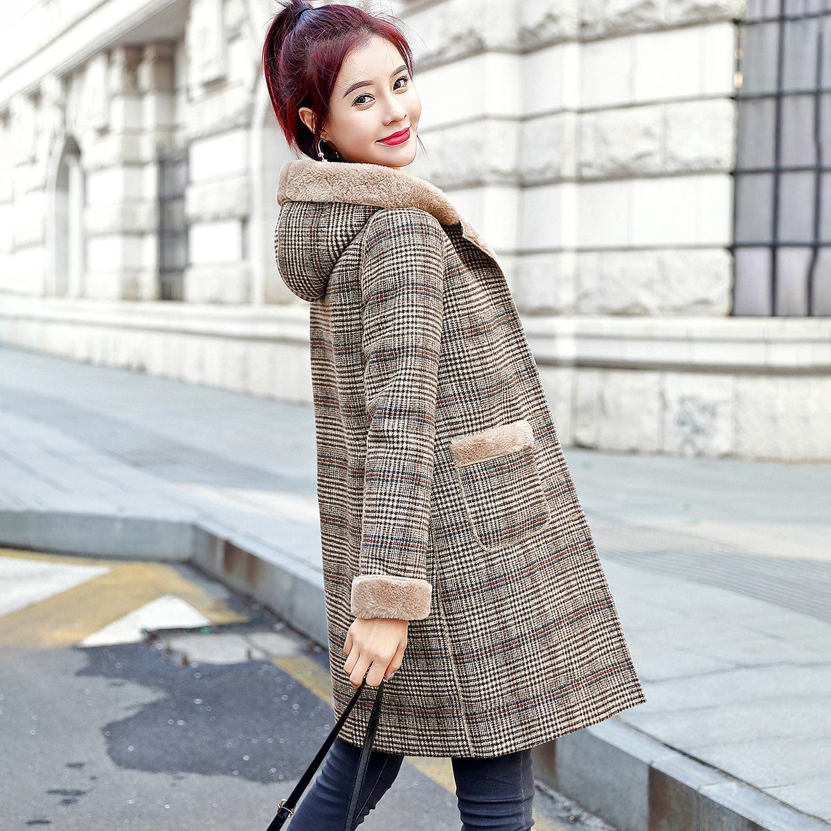 Thick And Warm Mid-length Hooded Woolen Coat