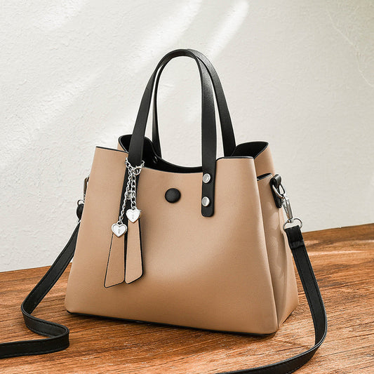 Fashionable versatile messenger bag