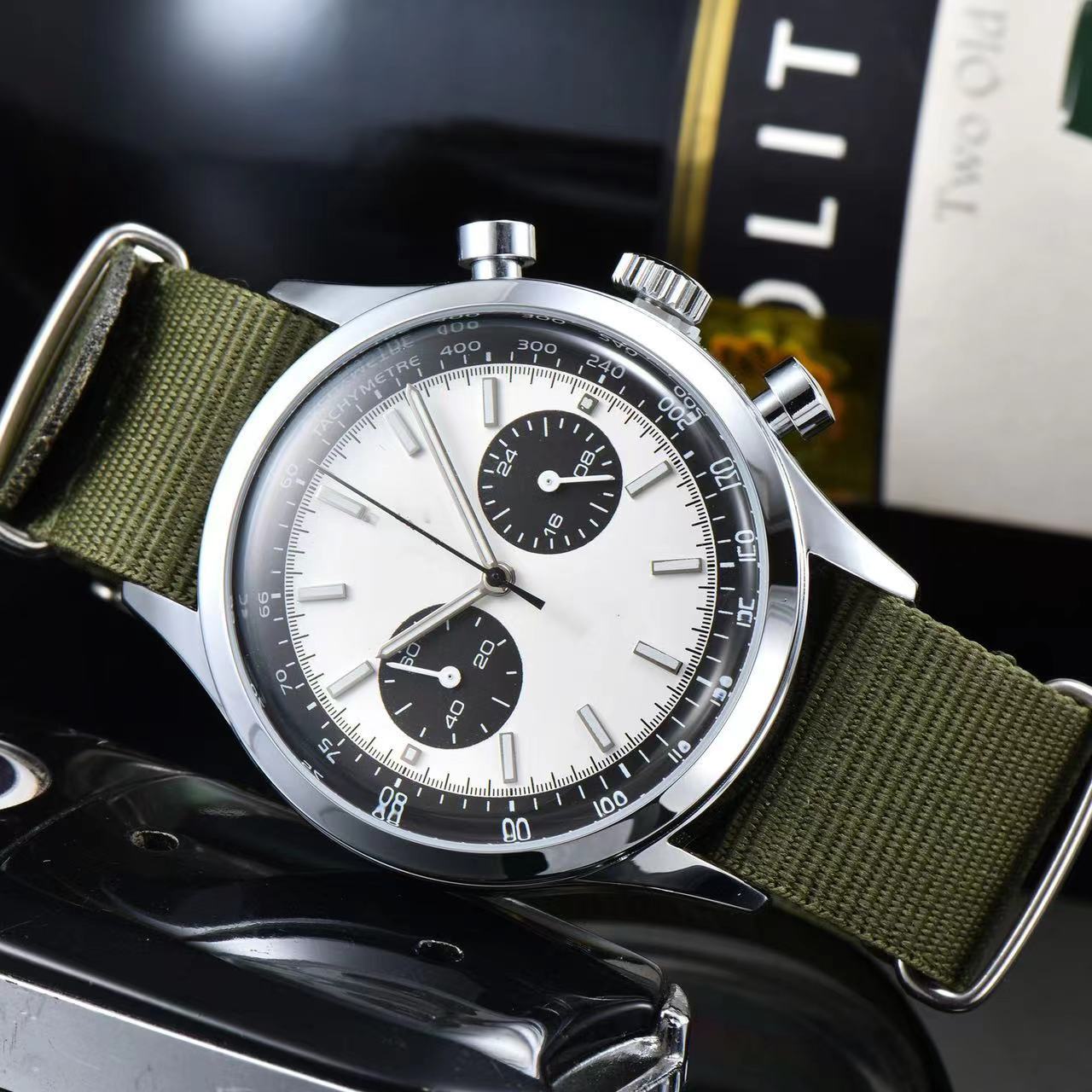 pin Quartz Second Running Watch