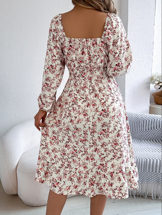 Elegant blomstret A-line kjole til kvinder med firkantet halsudskæring, lange ærmer og talje med flæser
