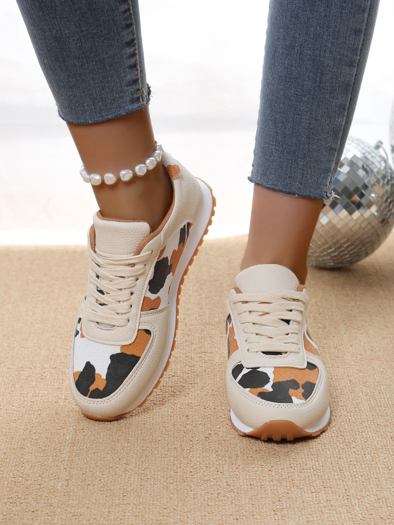 European And American Style Round Toe Thick Soled Color Blocked Low Top Sneakers