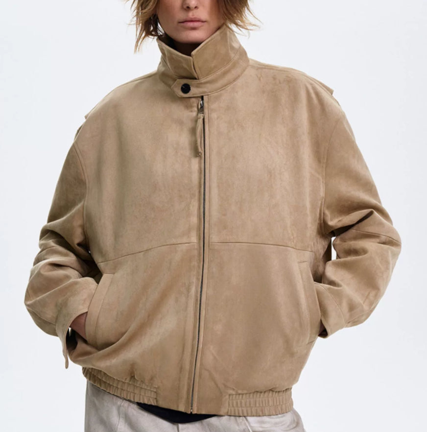 A Vintage Suede Jacket Perfectly Embodies The Old Money Vibe