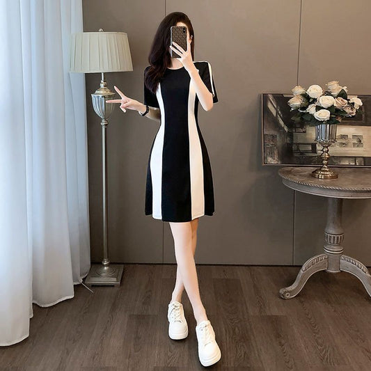 Age-reducing Dress With A High-end Vibe For Petite Frames