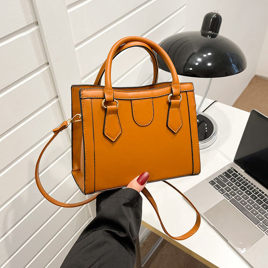 Women's Fashion Simple And Popular Portable Messenger Bag