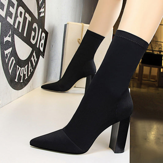 Pointed thick heeled Martin boots