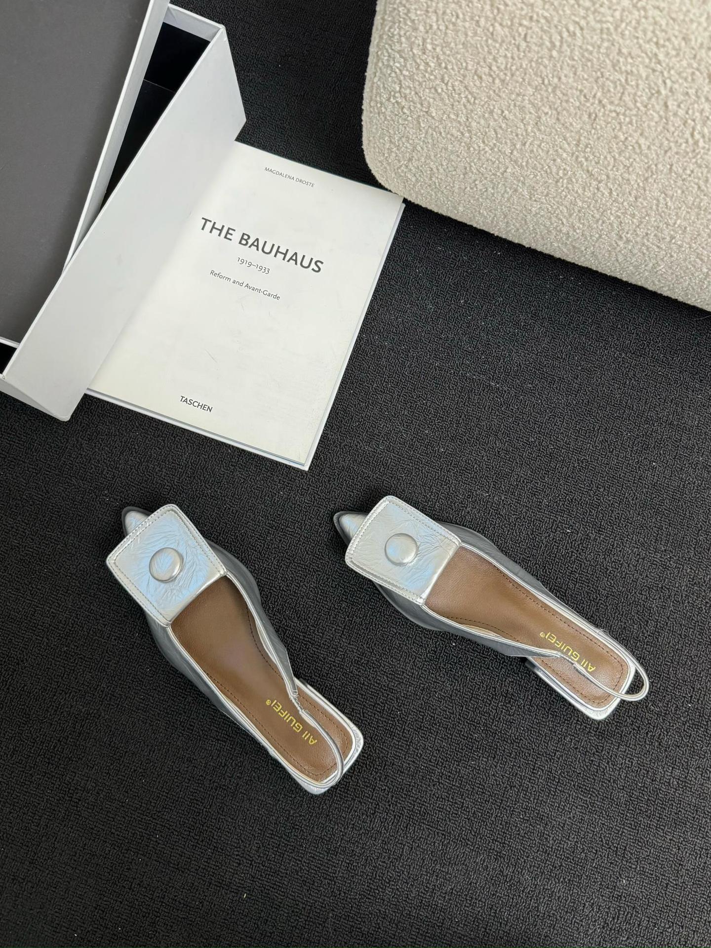 Low-cut Low Heel Closed Toe Sandals Women's Pointed Toe Shoes Back Strap