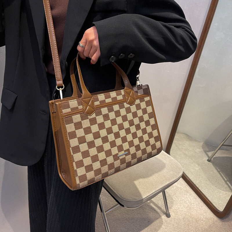 Fashion Textured One-shoulder Messenger Bag