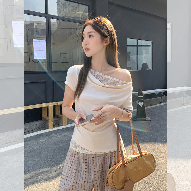 Koreansk stil blonde syning svingkrave off-shoulder kortærmet T-shirt