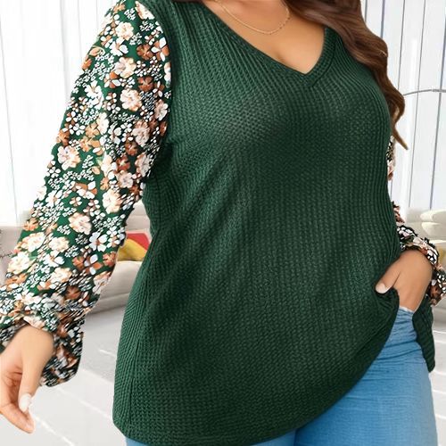V-collar Contrast Color Slim Fit Patchwork Plus Size T-shirt For Women