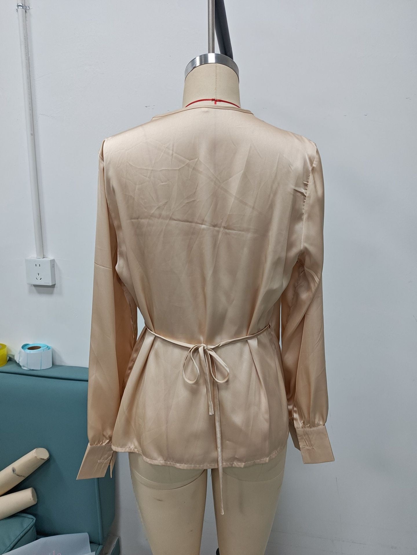 Sleek Solid Color Fashionable Design For Women With Long Sleeves