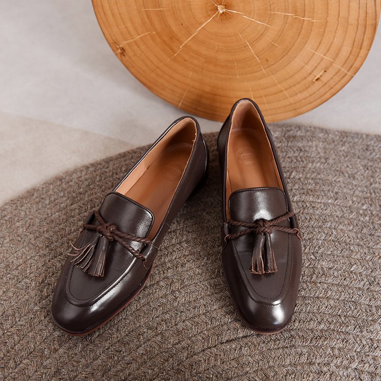 Vintage Leather Women's Round Head Tassel Low-cut Shoes
