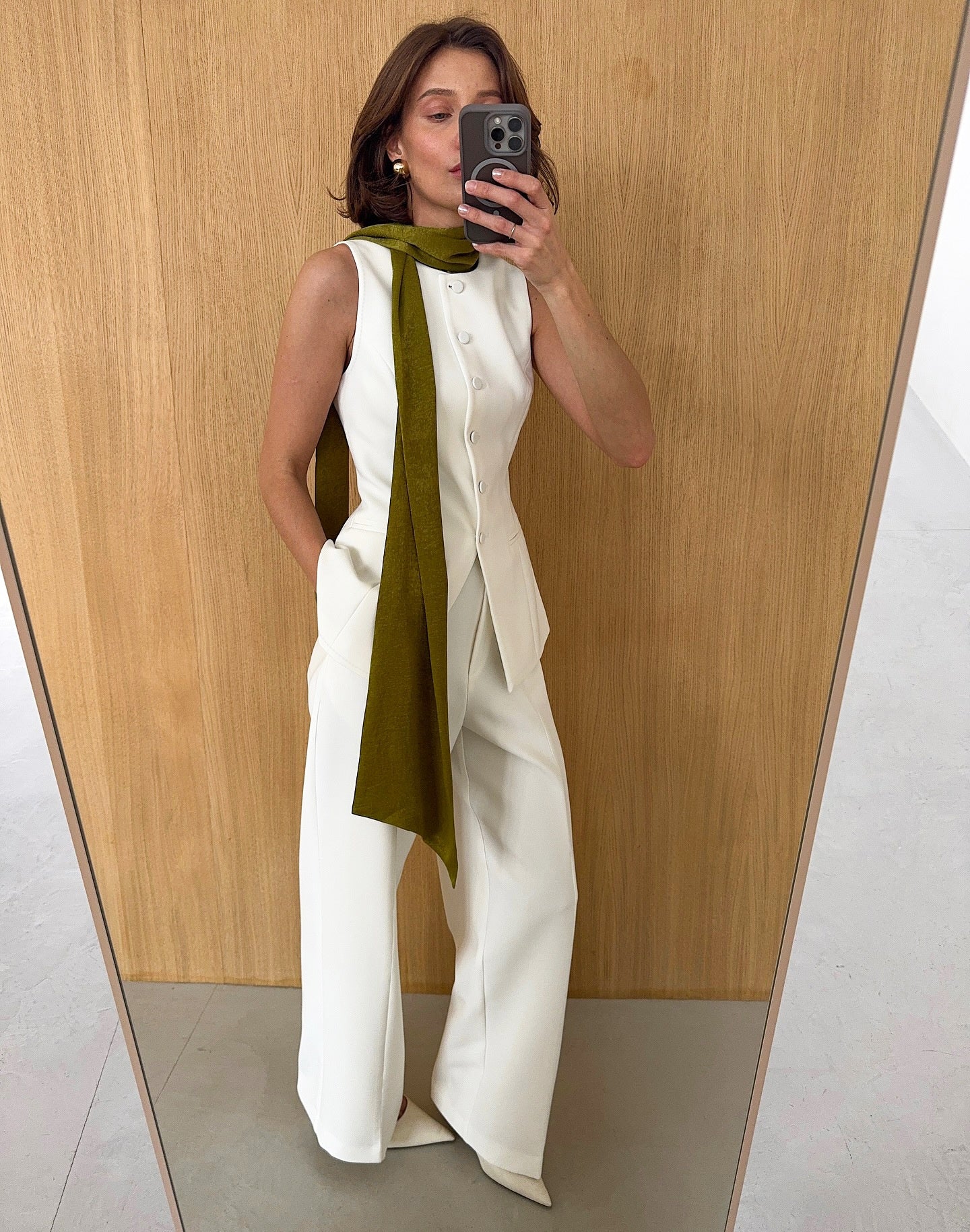 Stylish And Minimalist Sleeveless Womens Set