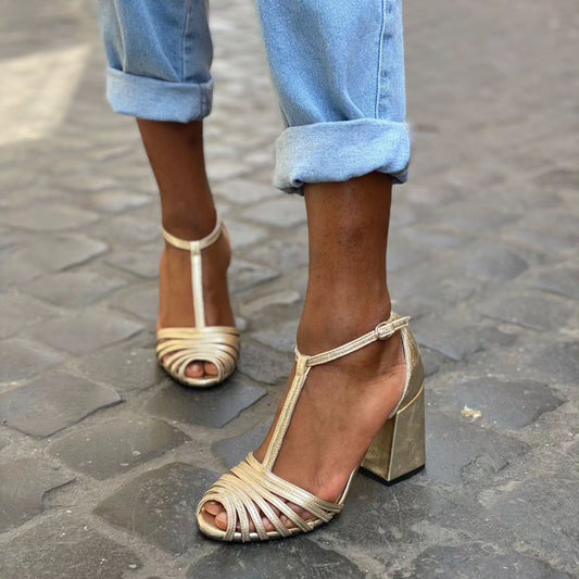 Højhælede Peep Toe Sandaler med T-rem og Spænde