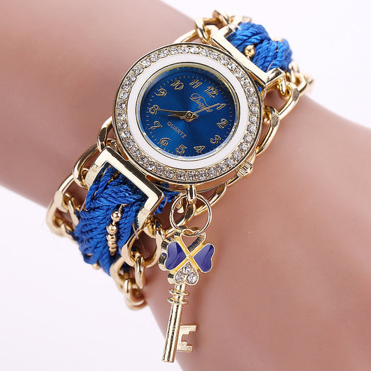 Knit a lady's watch with national style