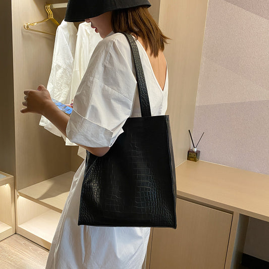 One-shoulder large capacity tote bag