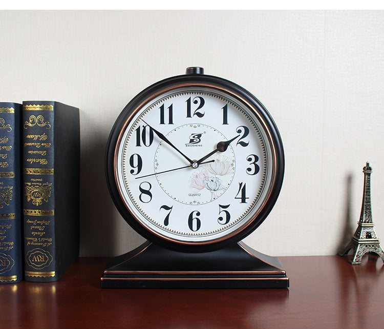 Classic Simple Retro Clock