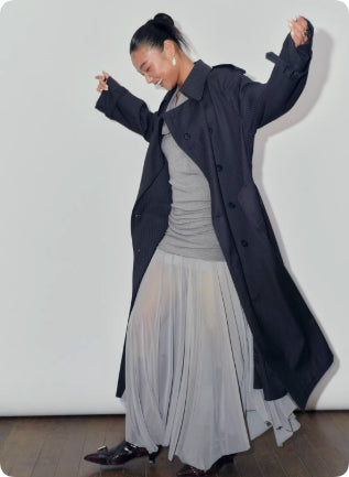 Lightweight Three-dimensional Cut Slightly Sheer Mesh Skirt Midi Length